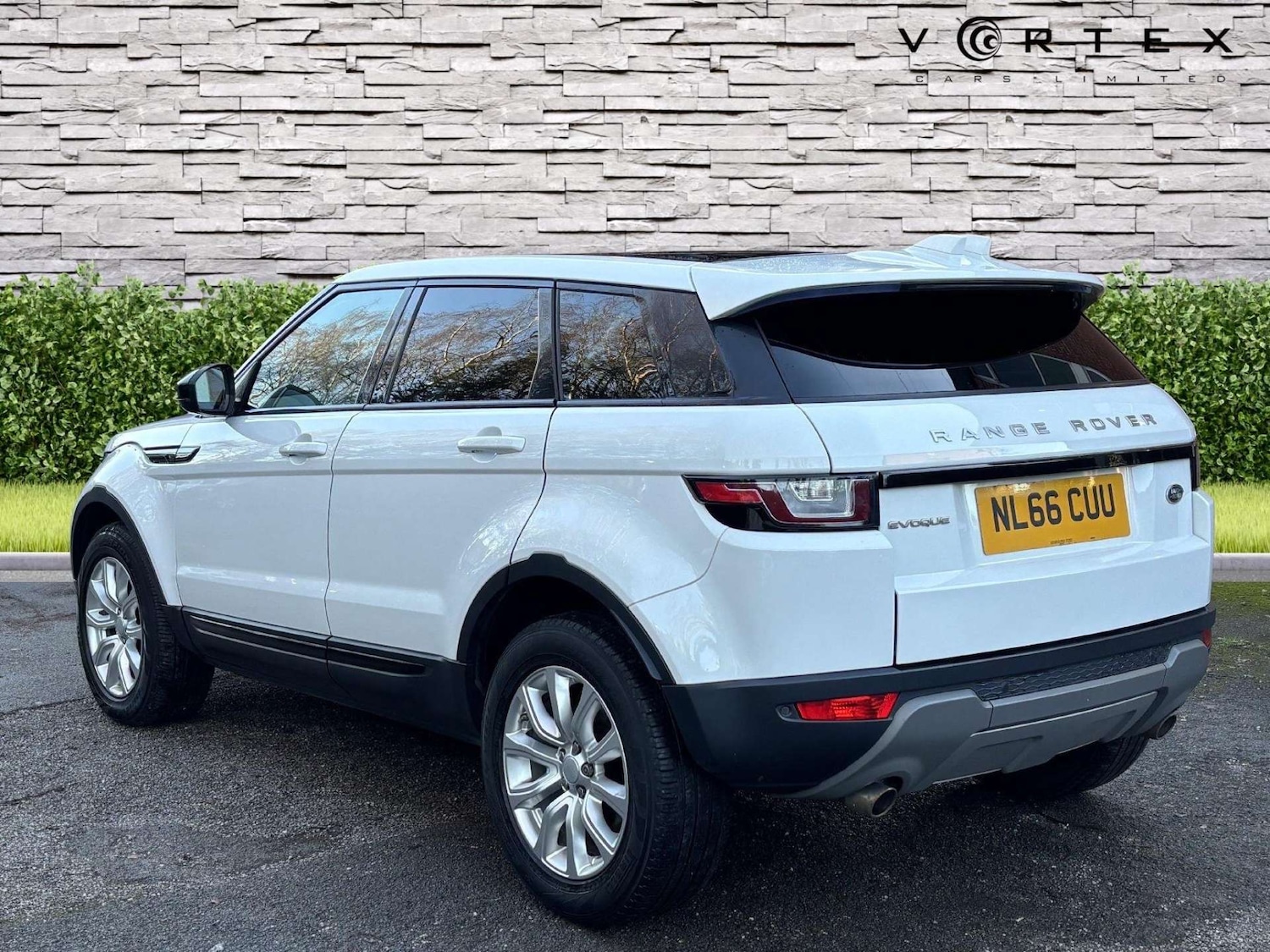 Used Land Rover Range Rover Evoque 2016 for sale - 77236293: Photo 6