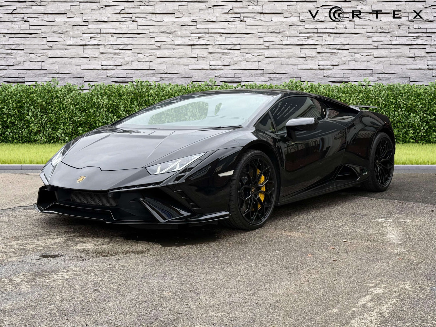 Used Lamborghini Huracan 2023 for sale - 76600798: Photo 2