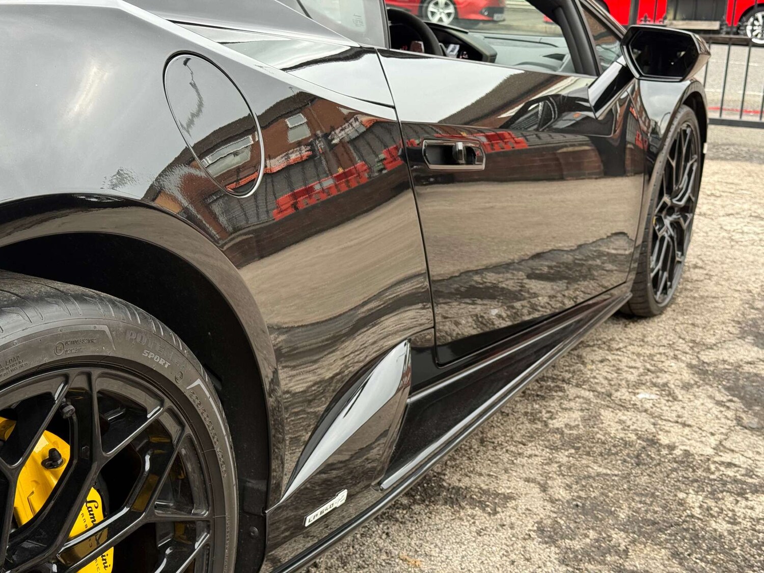 Used Lamborghini Huracan 2023 for sale - 76600798: Photo 32