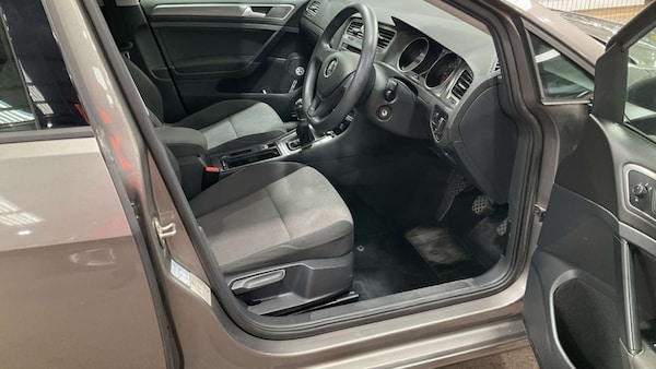 Used Volkswagen Golf 2015 for sale - 76097676: Photo 6