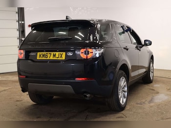 Used Land Rover Discovery Sport 2017 for sale - 77950385: Photo