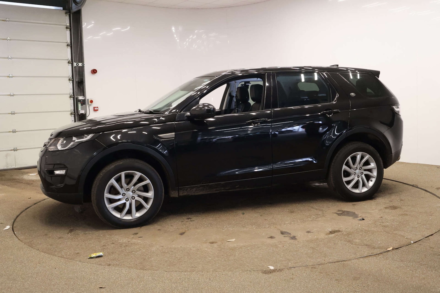 Used Land Rover Discovery Sport 2017 for sale - 77950385: Photo 8