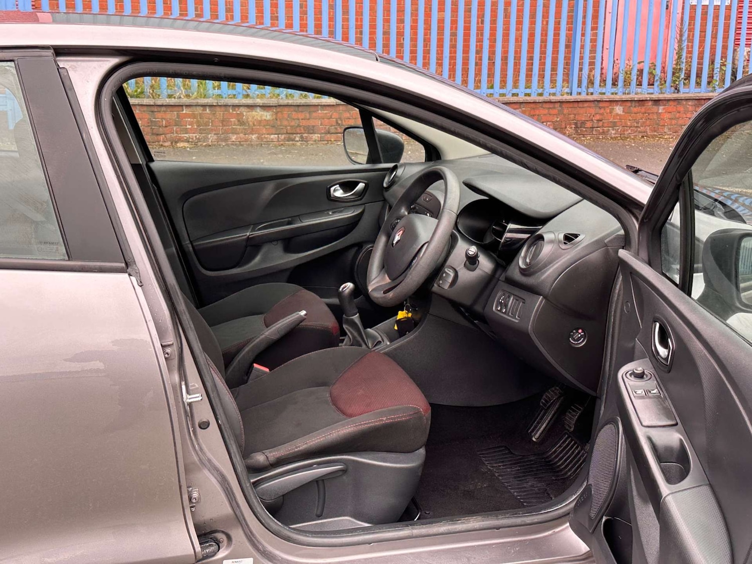 Used Renault Clio 2016 for sale - 75870854: Photo 24