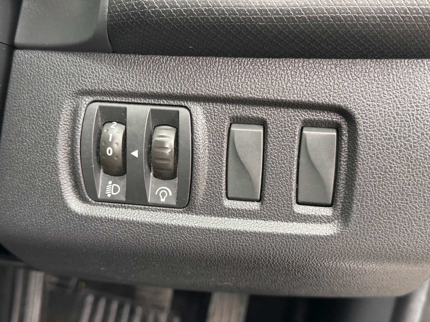 Used Renault Clio 2016 for sale - 75870854: Photo 31