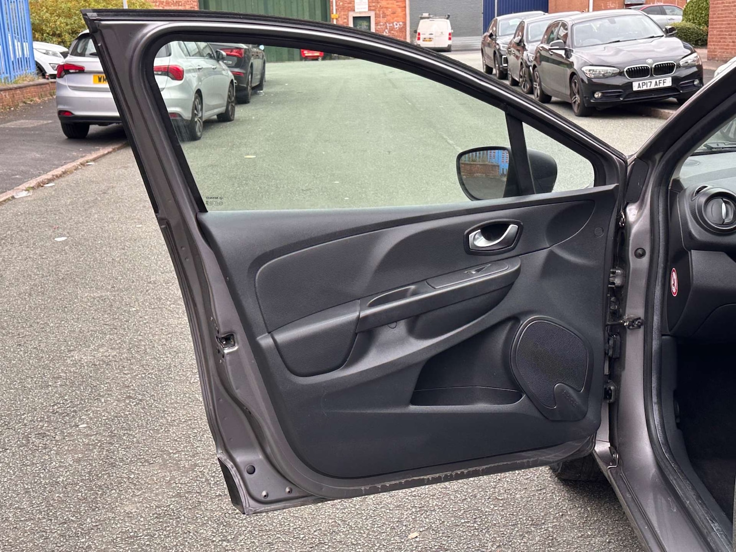 Used Renault Clio 2016 for sale - 75870854: Photo 37