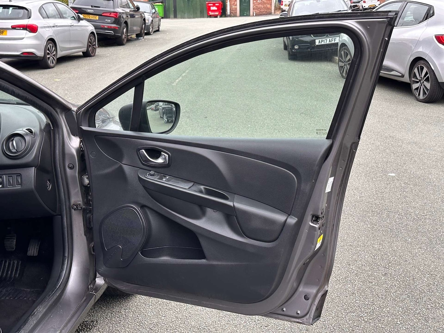 Used Renault Clio 2016 for sale - 75870854: Photo 41