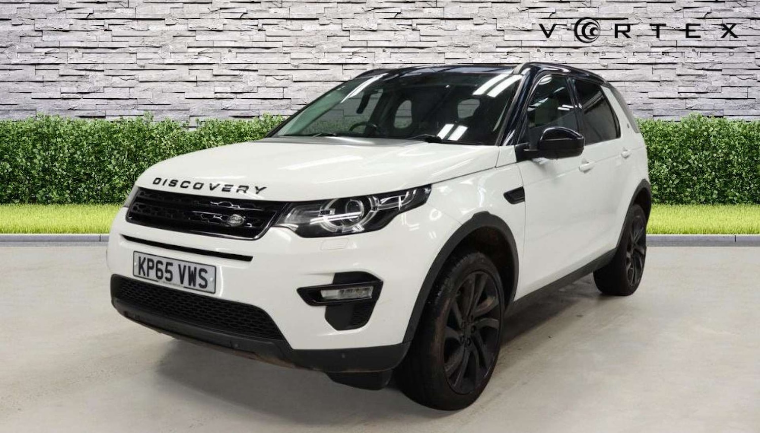 Used Land Rover Discovery Sport 2015 for sale - 77650474: Photo 2