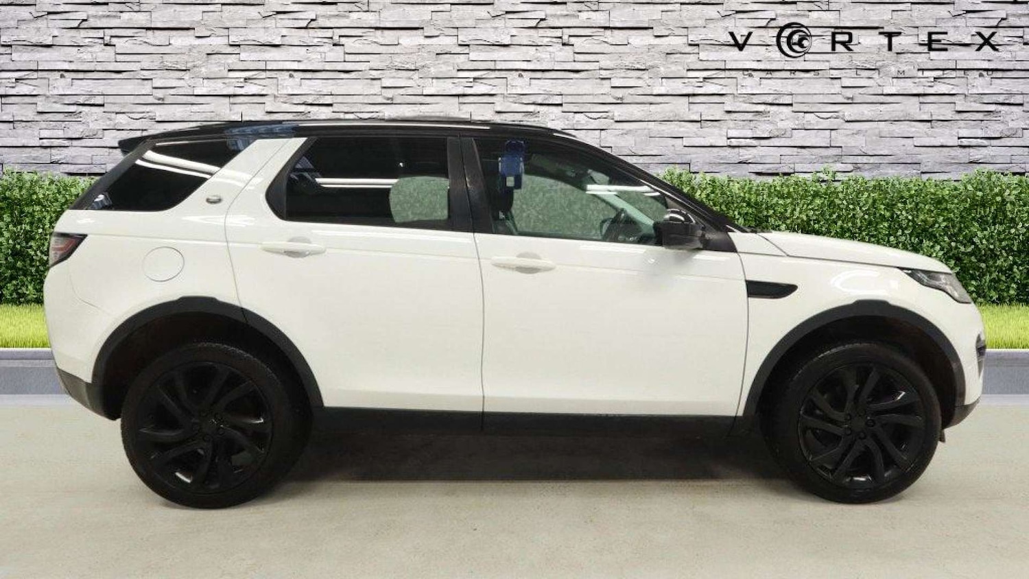 Used Land Rover Discovery Sport 2015 for sale - 77650474: Photo 5