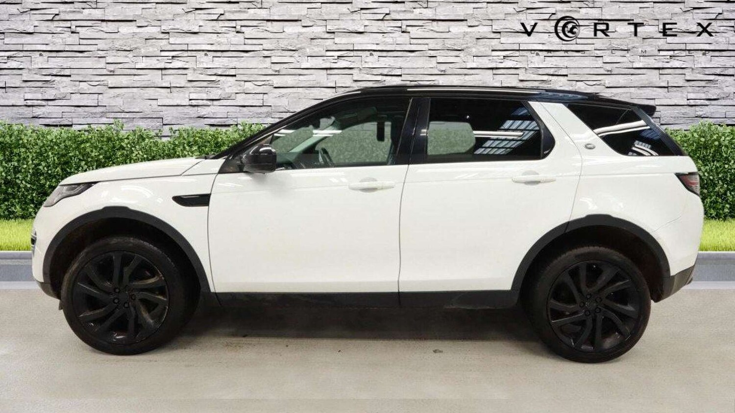 Used Land Rover Discovery Sport 2015 for sale - 77650474: Photo 6