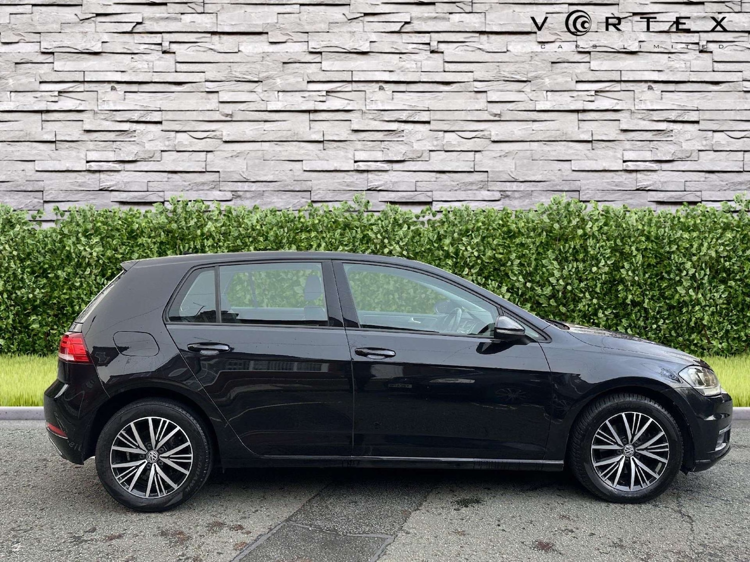 Used Volkswagen Golf 2017 for sale - 77148668: Photo 10