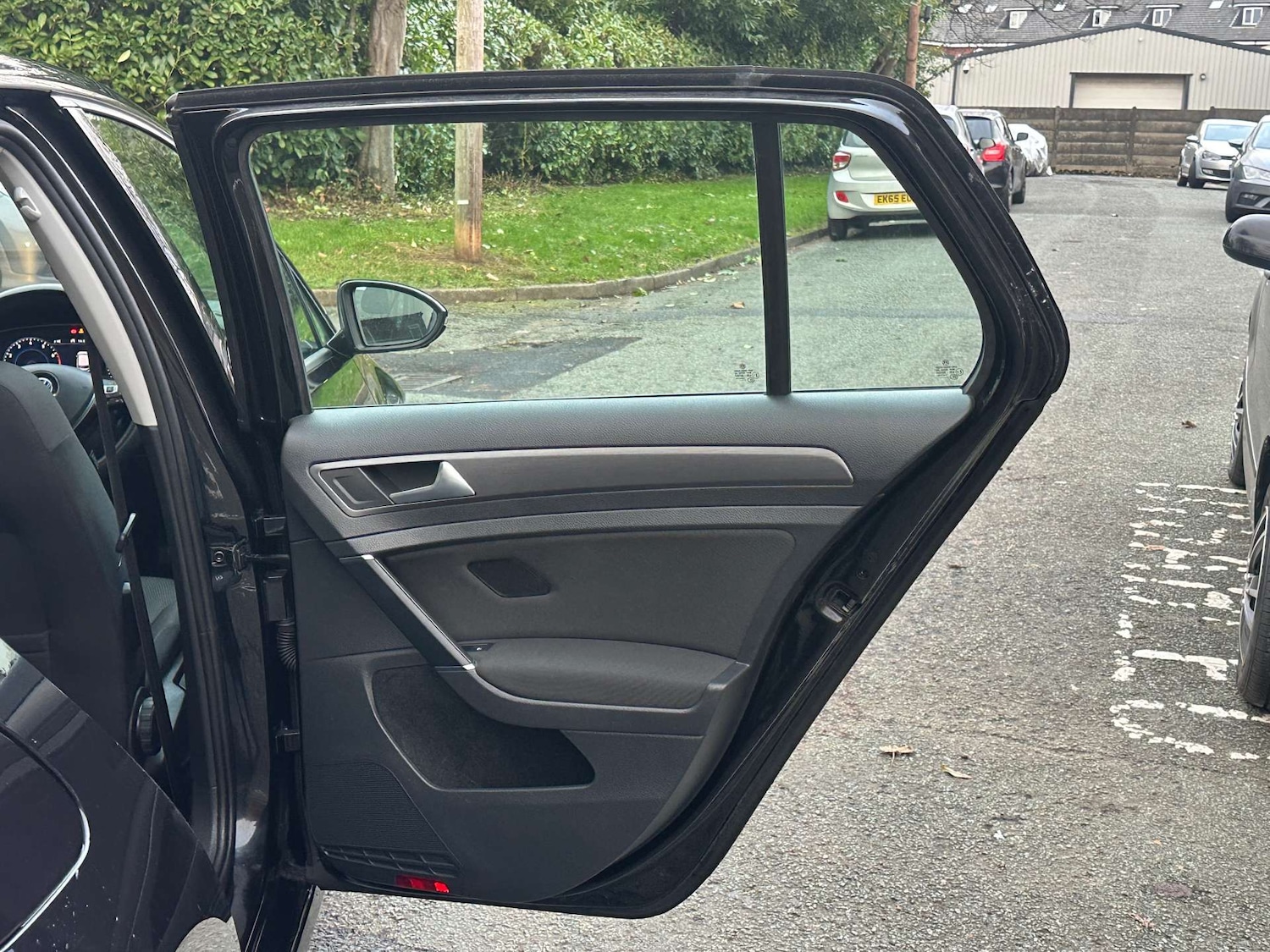 Used Volkswagen Golf 2017 for sale - 77148668: Photo 28