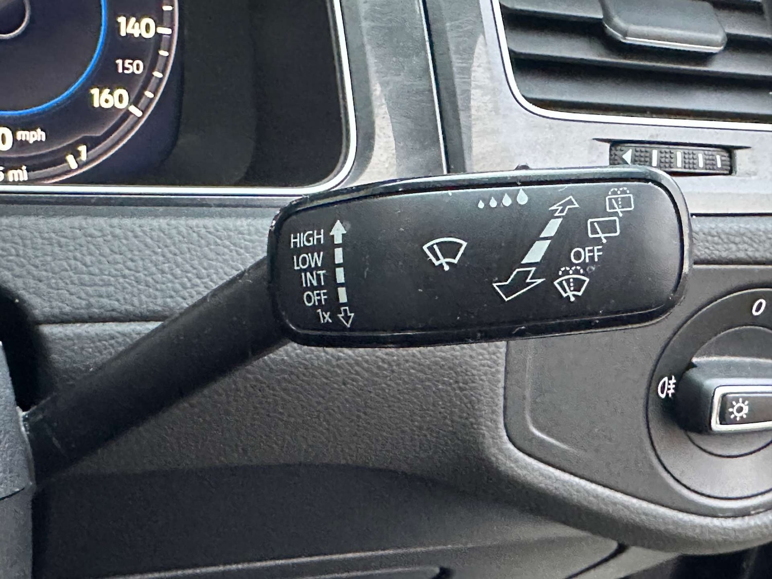 Used Volkswagen Golf 2017 for sale - 77148668: Photo 38