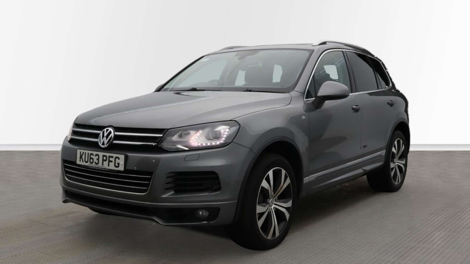 Used Volkswagen Touareg 2013 for sale - 77237223: Photo 2