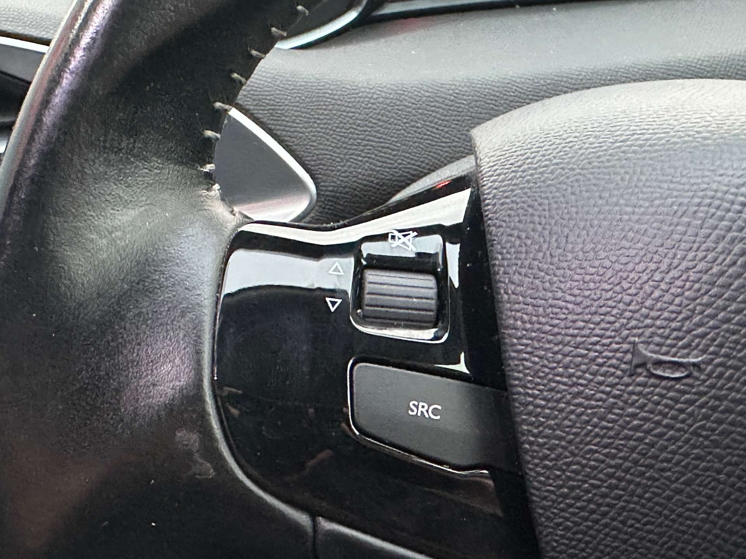 Used Peugeot 308 2017 for sale - 76601331: Photo 18