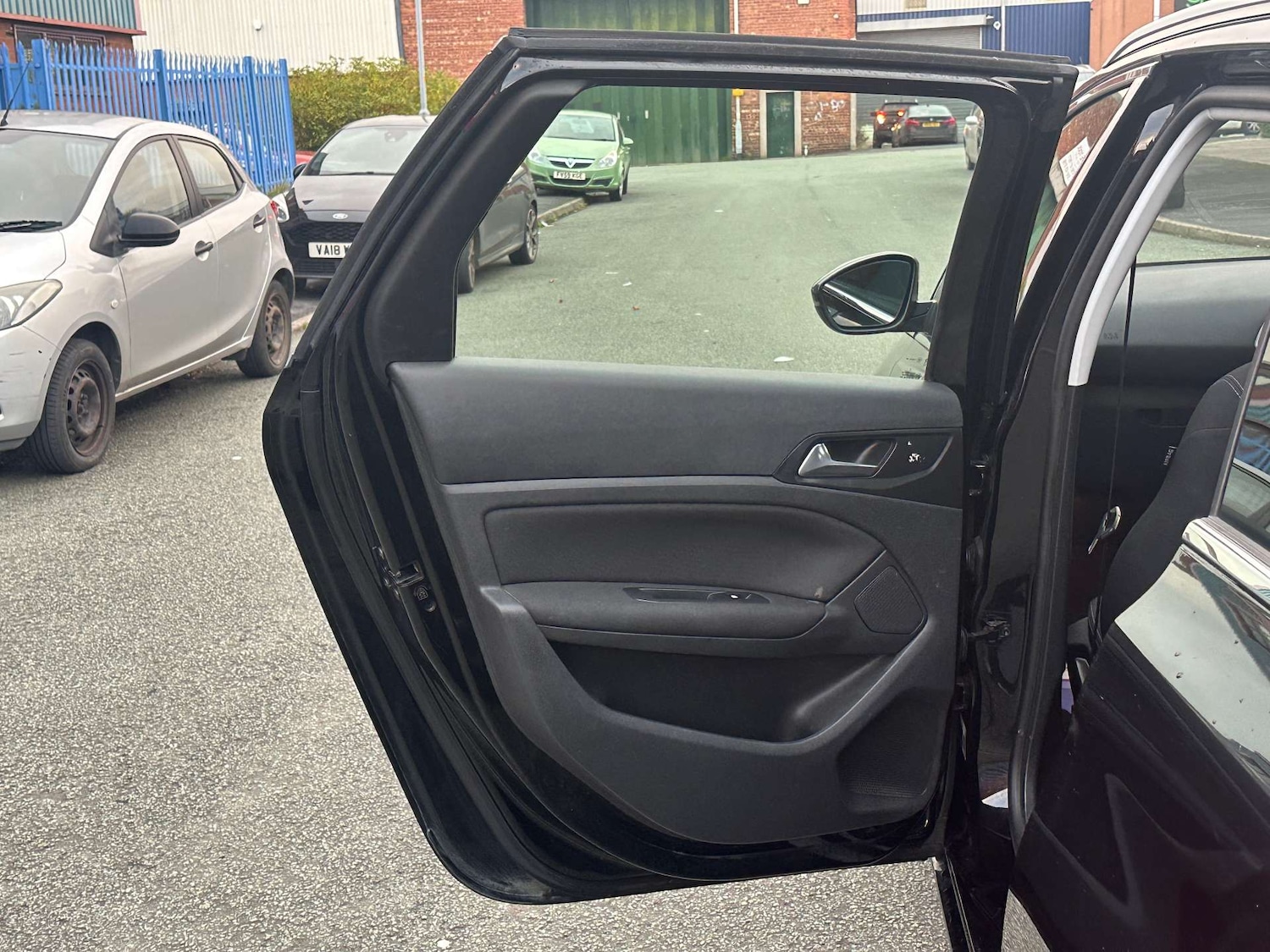 Used Peugeot 308 2017 for sale - 76601331: Photo 33