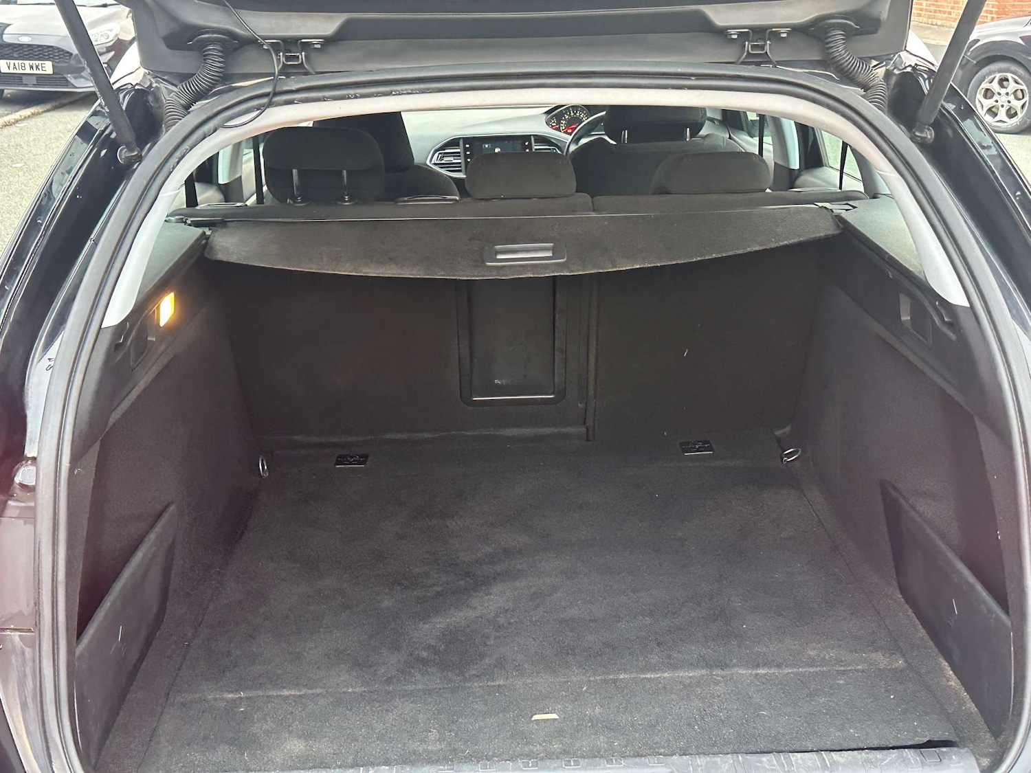 Used Peugeot 308 2017 for sale - 76601331: Photo 36