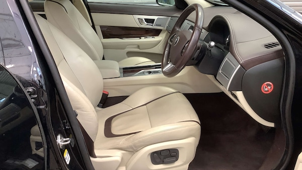 Used Jaguar XF 2014 for sale - 76252716: Photo 5