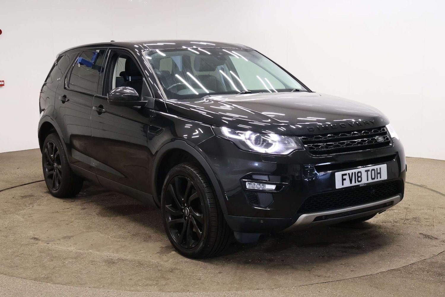Used Land Rover Discovery Sport 2018 for sale - 76845382: Photo 1