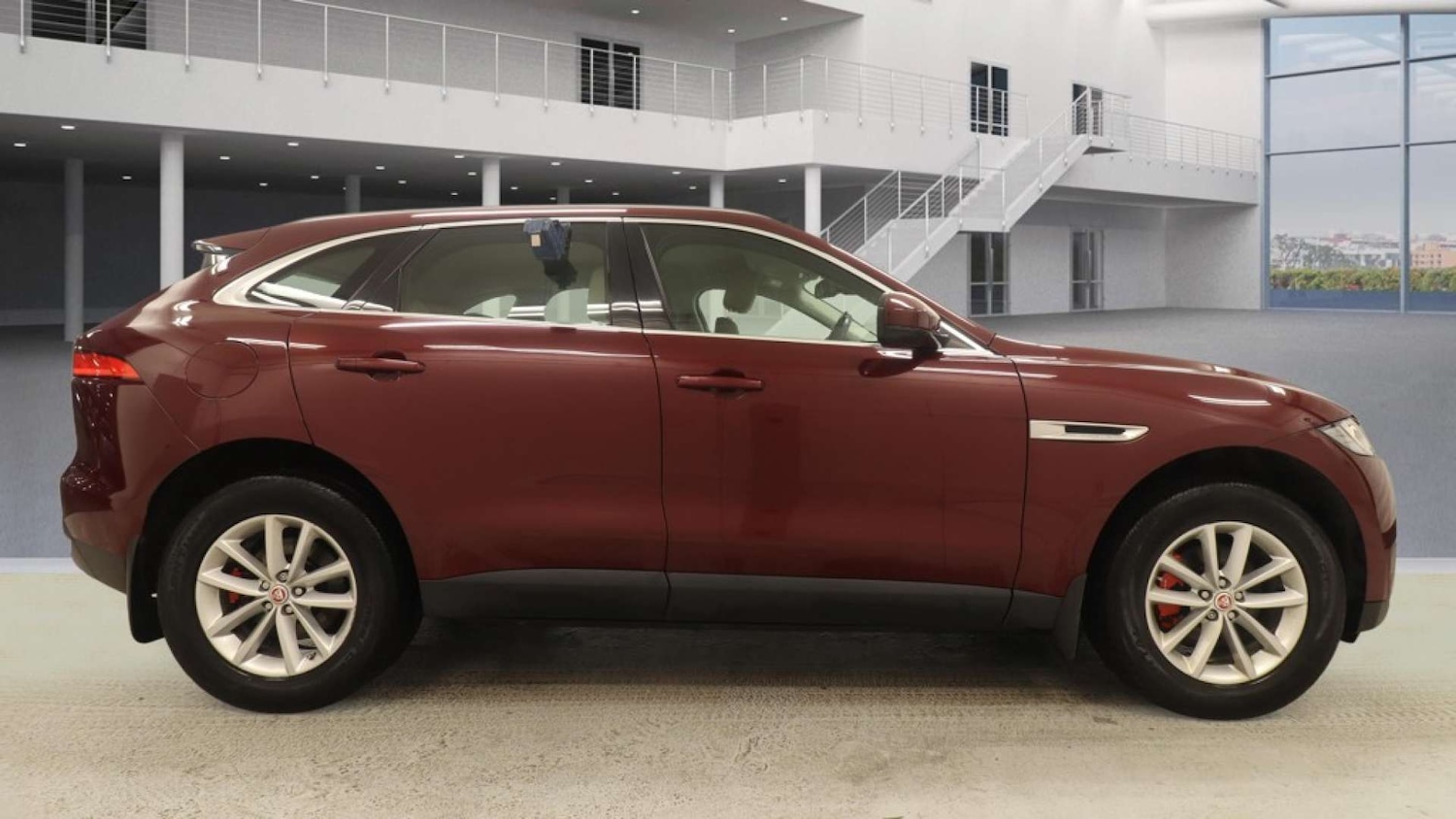 Used Jaguar F-Pace 2016 for sale - 77569691: Photo 5