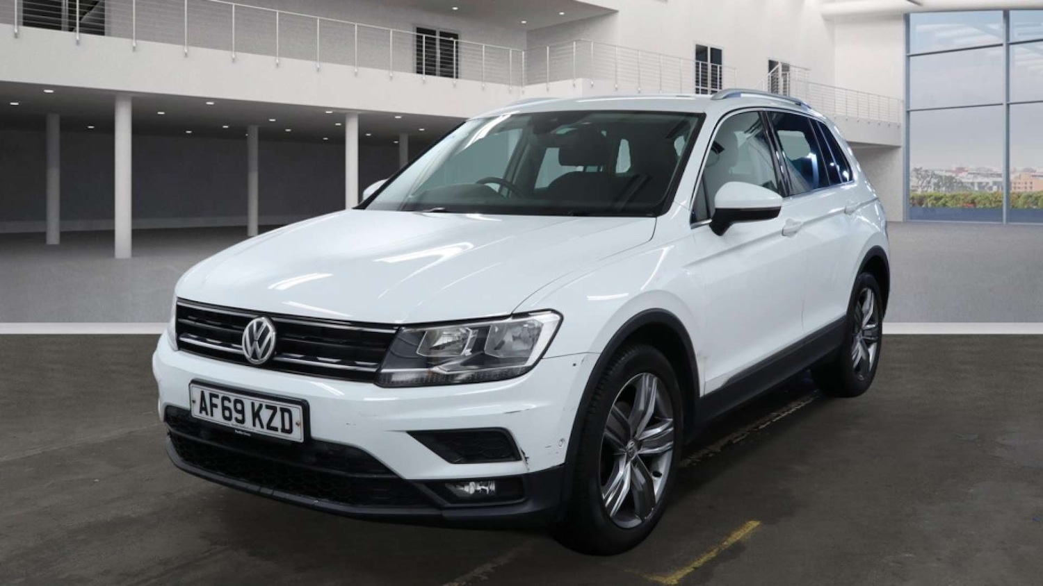 Used Volkswagen Tiguan 2019 for sale - 77567800: Photo 2