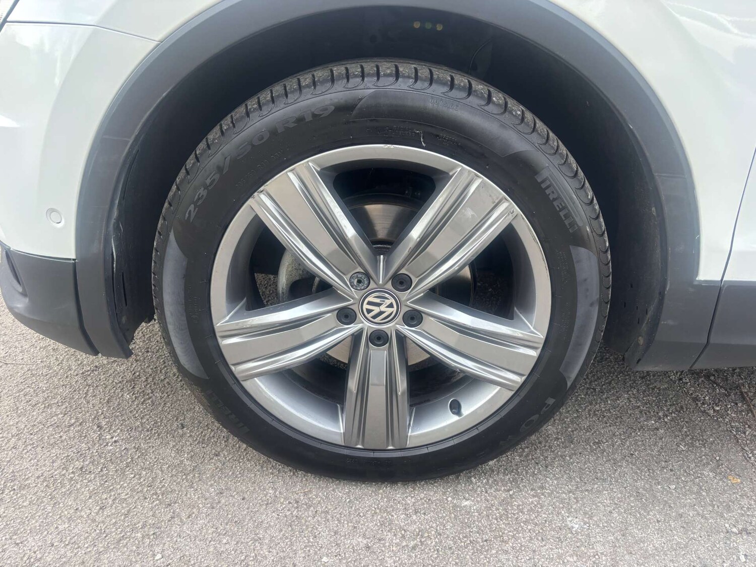 Used Volkswagen Tiguan 2019 for sale - 77567800: Photo 25