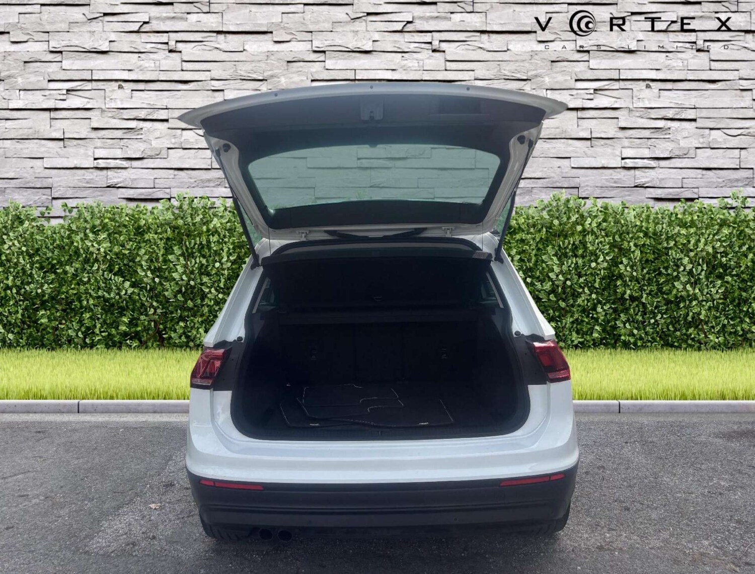 Used Volkswagen Tiguan 2019 for sale - 77567800: Photo 35