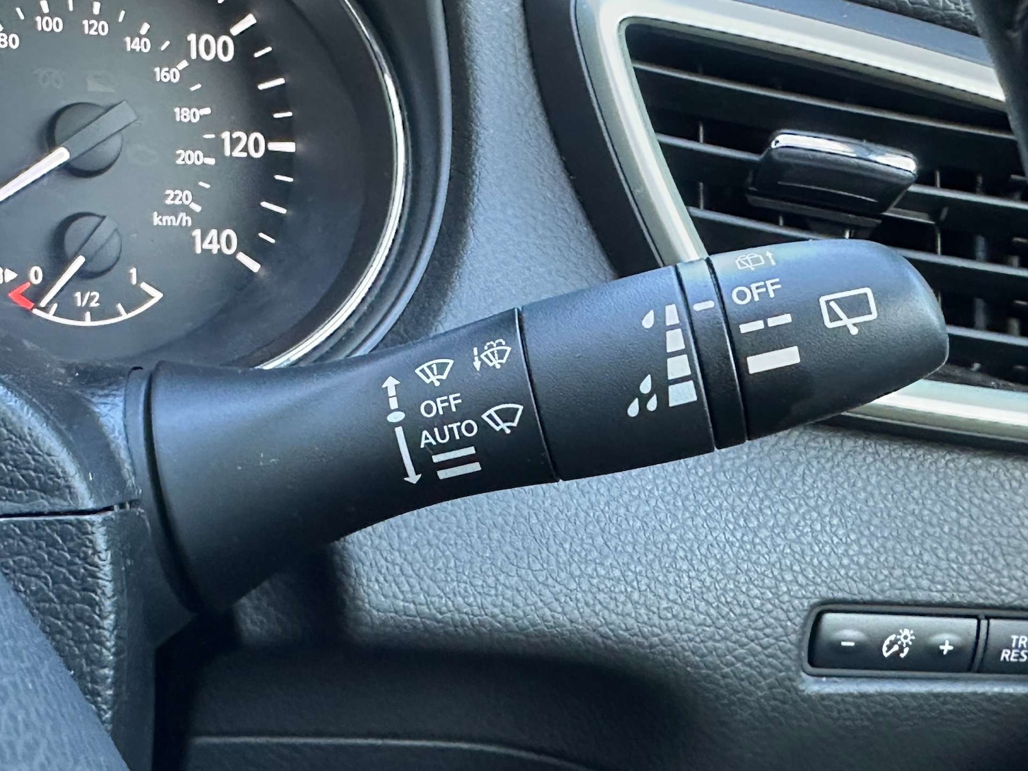 Used Nissan Qashqai 2016 for sale - 76277388: Photo 17