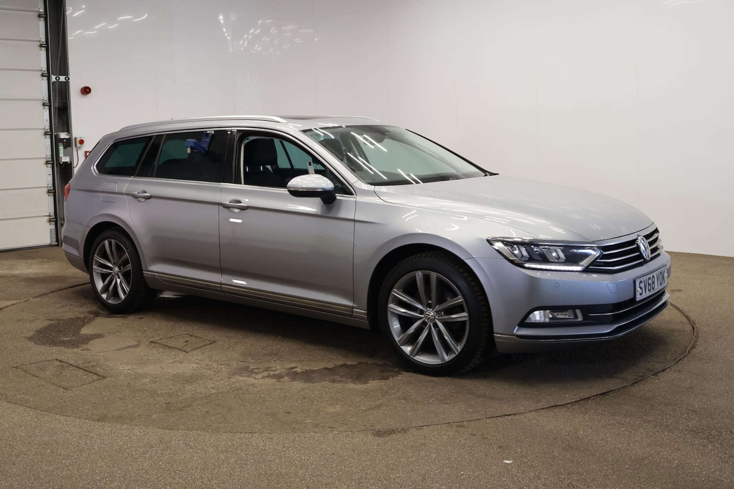 Used Volkswagen Passat 2018 for sale - 77950386: Photo 1
