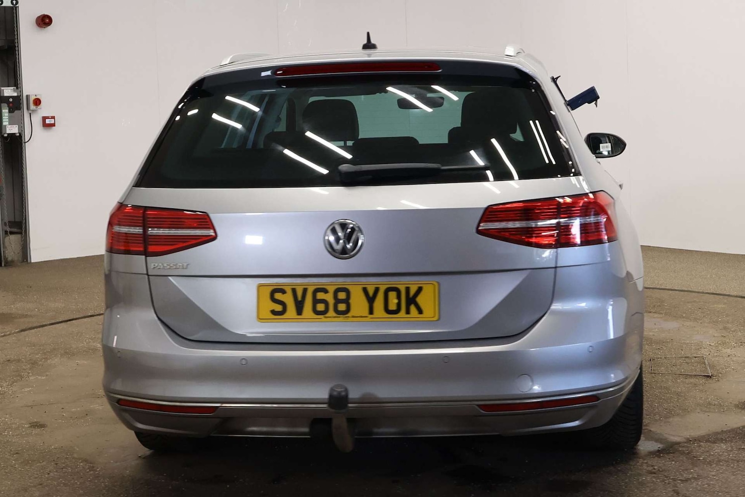 Used Volkswagen Passat 2018 for sale - 77950386: Photo 2