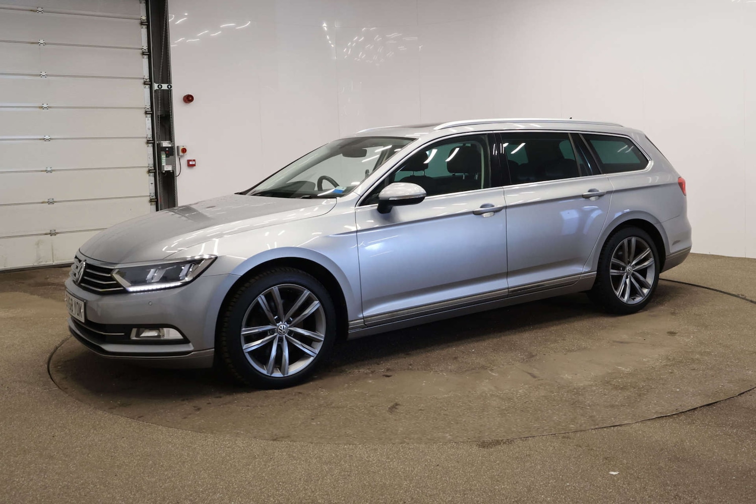 Used Volkswagen Passat 2018 for sale - 77950386: Photo 8