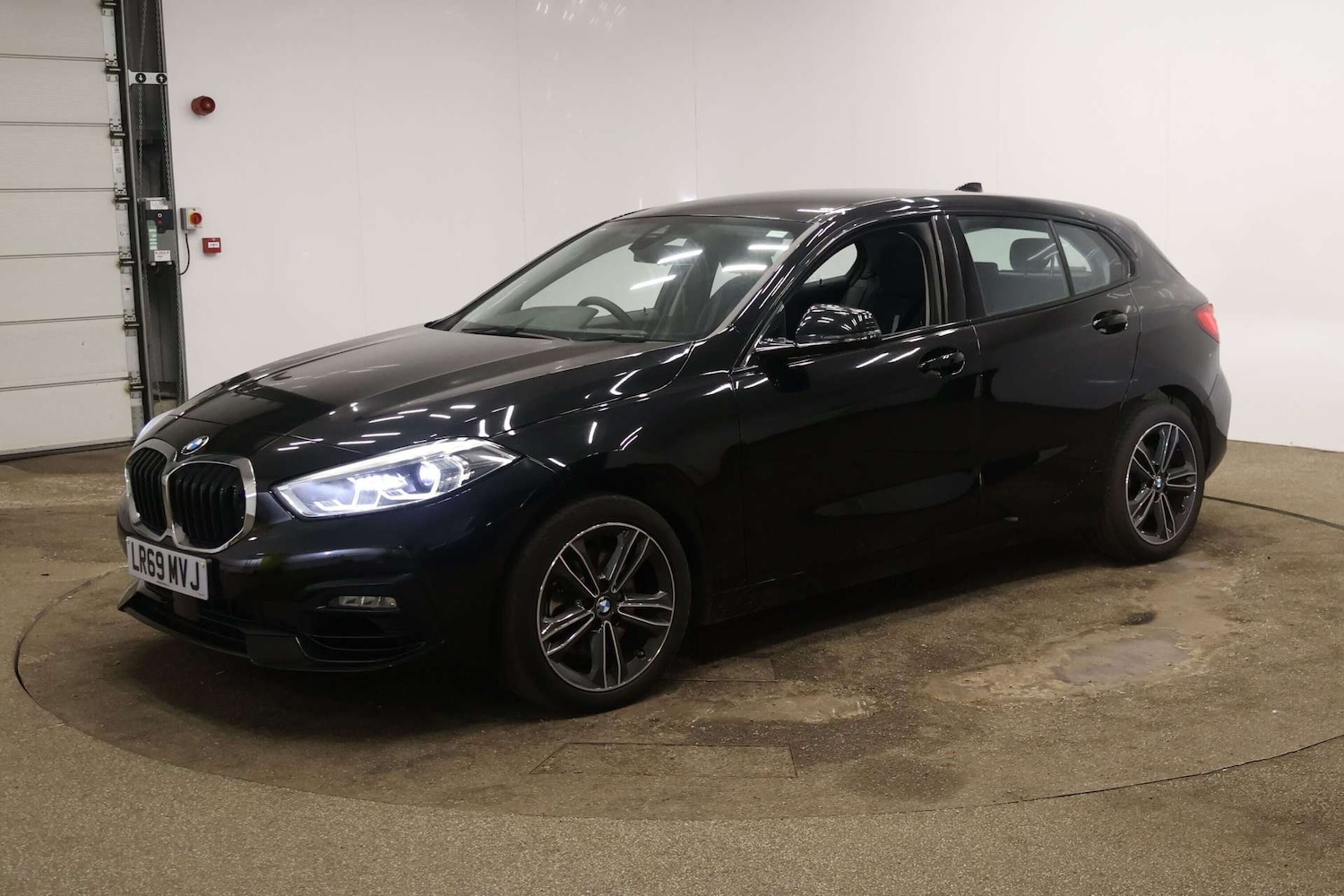 Used BMW 1 Series 2019 for sale - 77342145: Photo 2