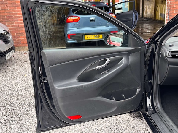 Used Hyundai i30 2018 for sale - 75997747: Photo 15