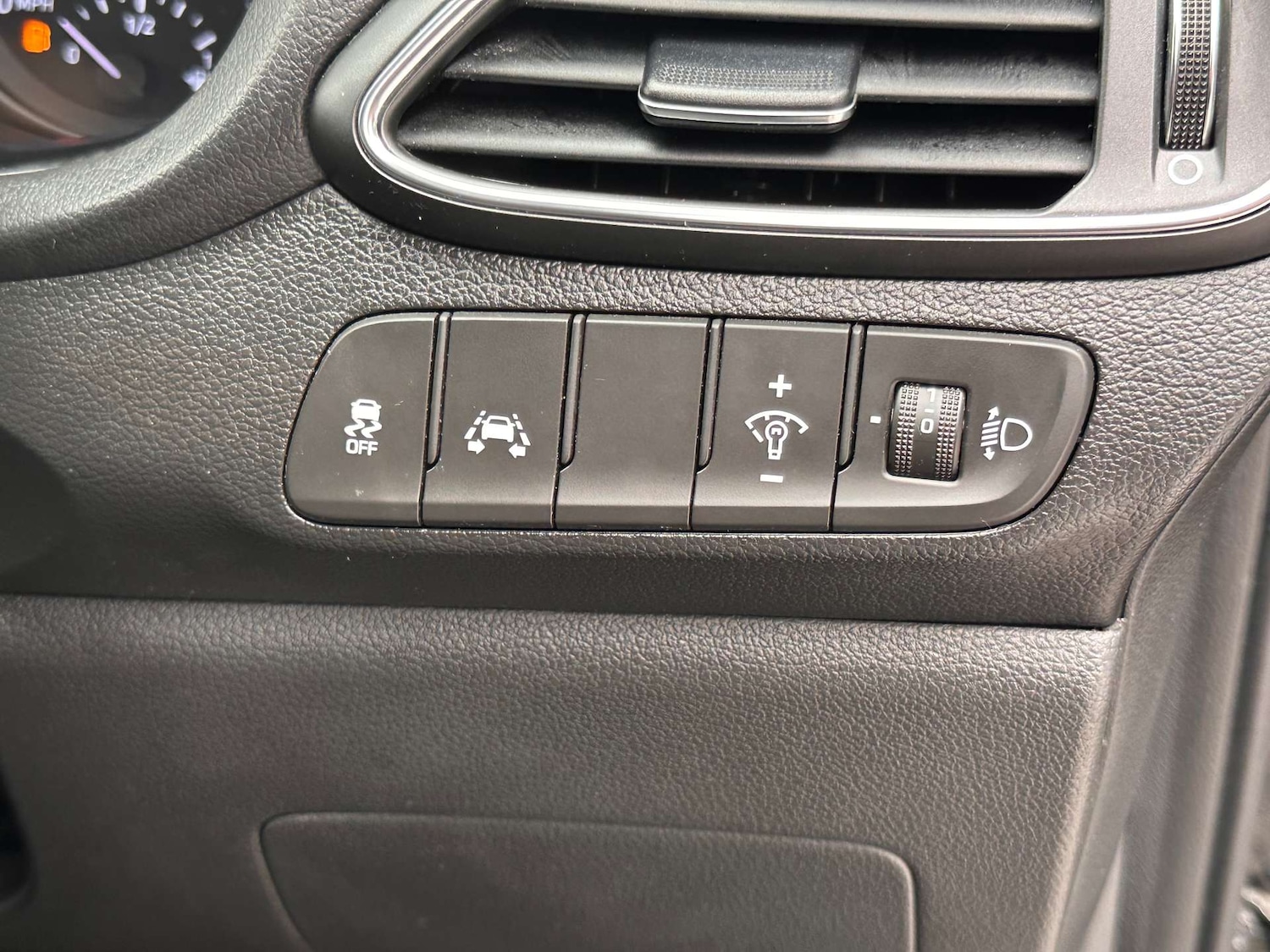 Used Hyundai i30 2018 for sale - 75997747: Photo 36