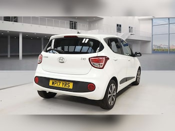 Used Hyundai i10 2017 for sale - 76252724: Photo 3
