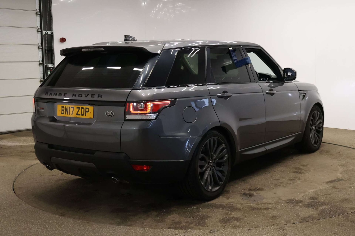 Used Land Rover Range Rover Sport 2017 for sale - 77261391: Photo 3