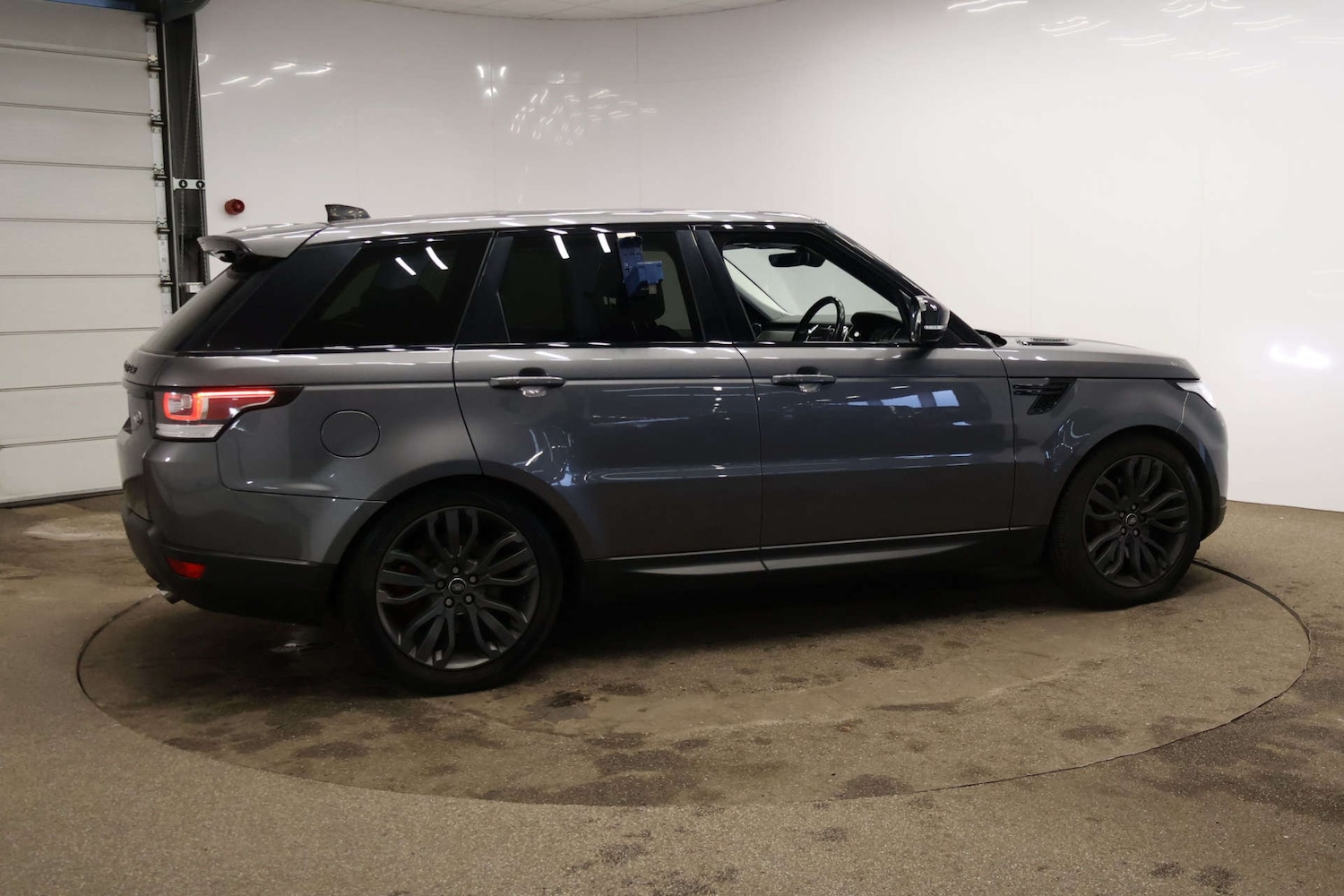 Used Land Rover Range Rover Sport 2017 for sale - 77261391: Photo 4
