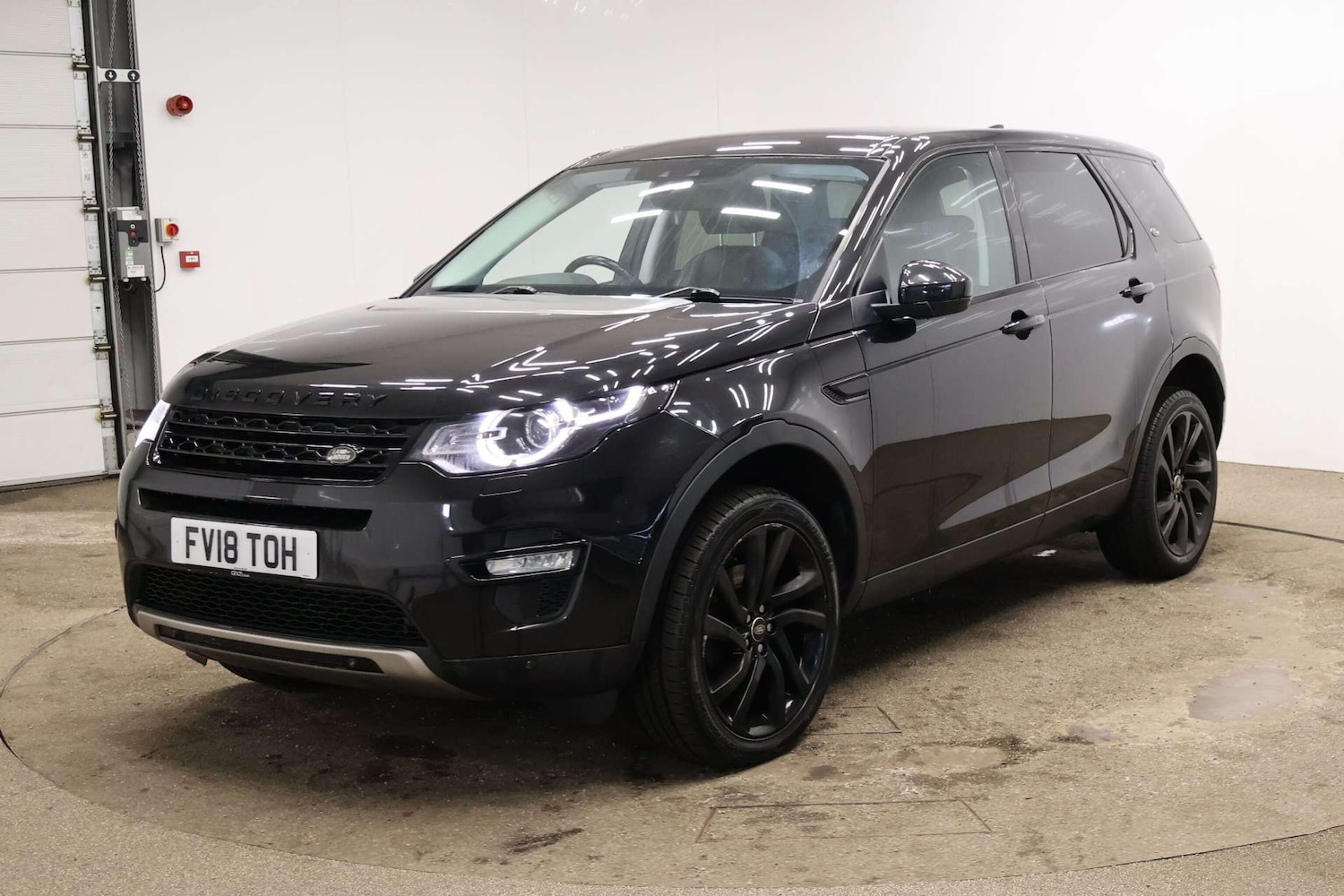Used Land Rover Discovery Sport 2018 for sale - 76720464: Photo 2