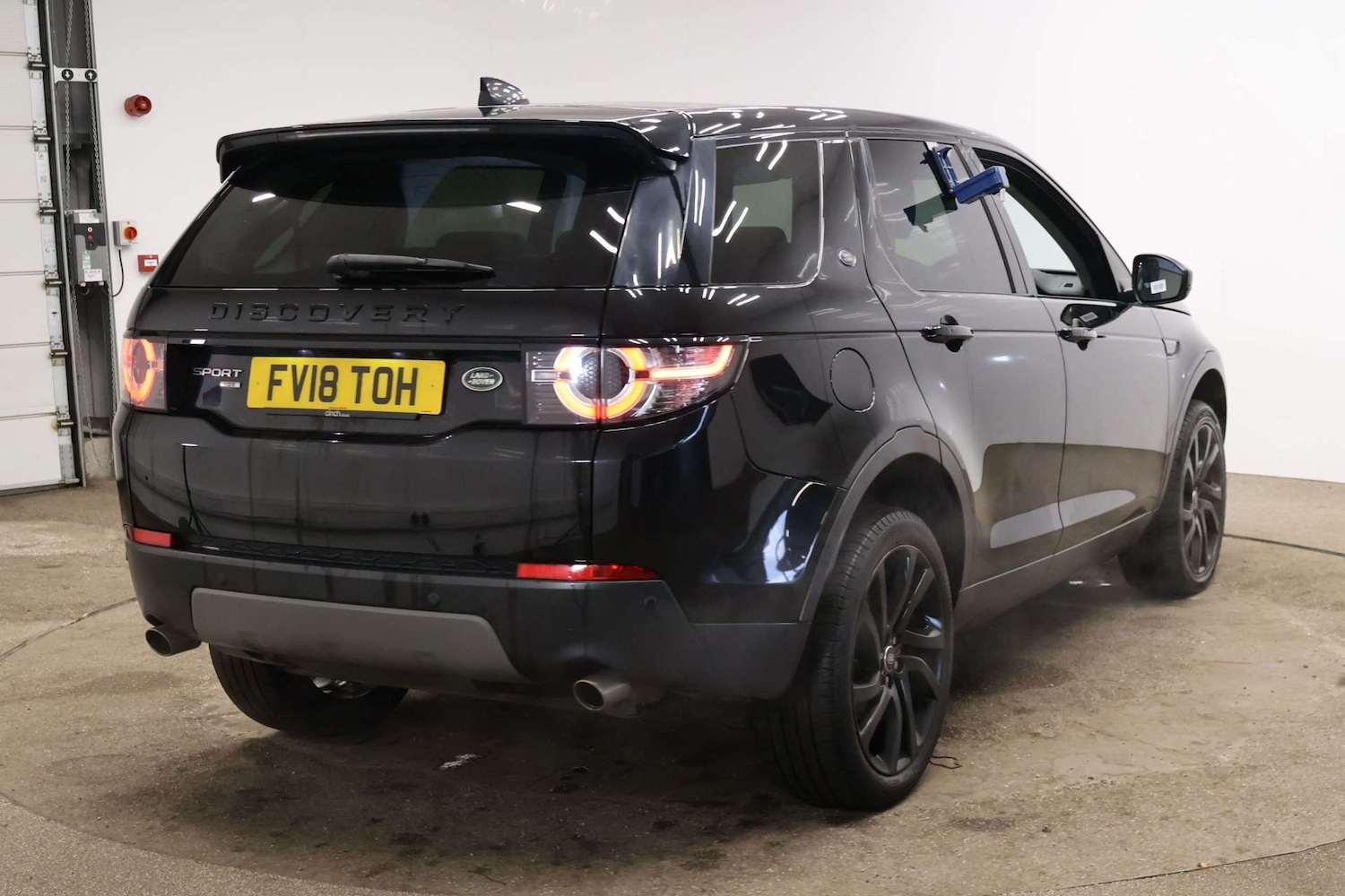 Used Land Rover Discovery Sport 2018 for sale - 76720464: Photo 3