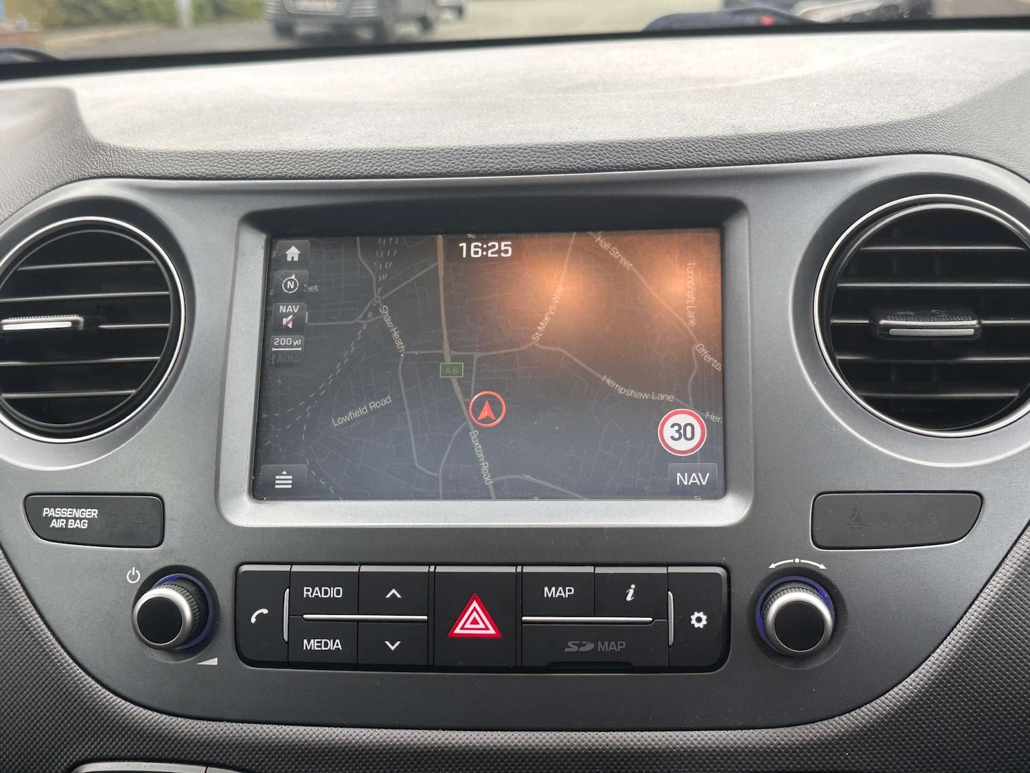 Used Hyundai i10 2017 for sale - 77148612: Photo 24