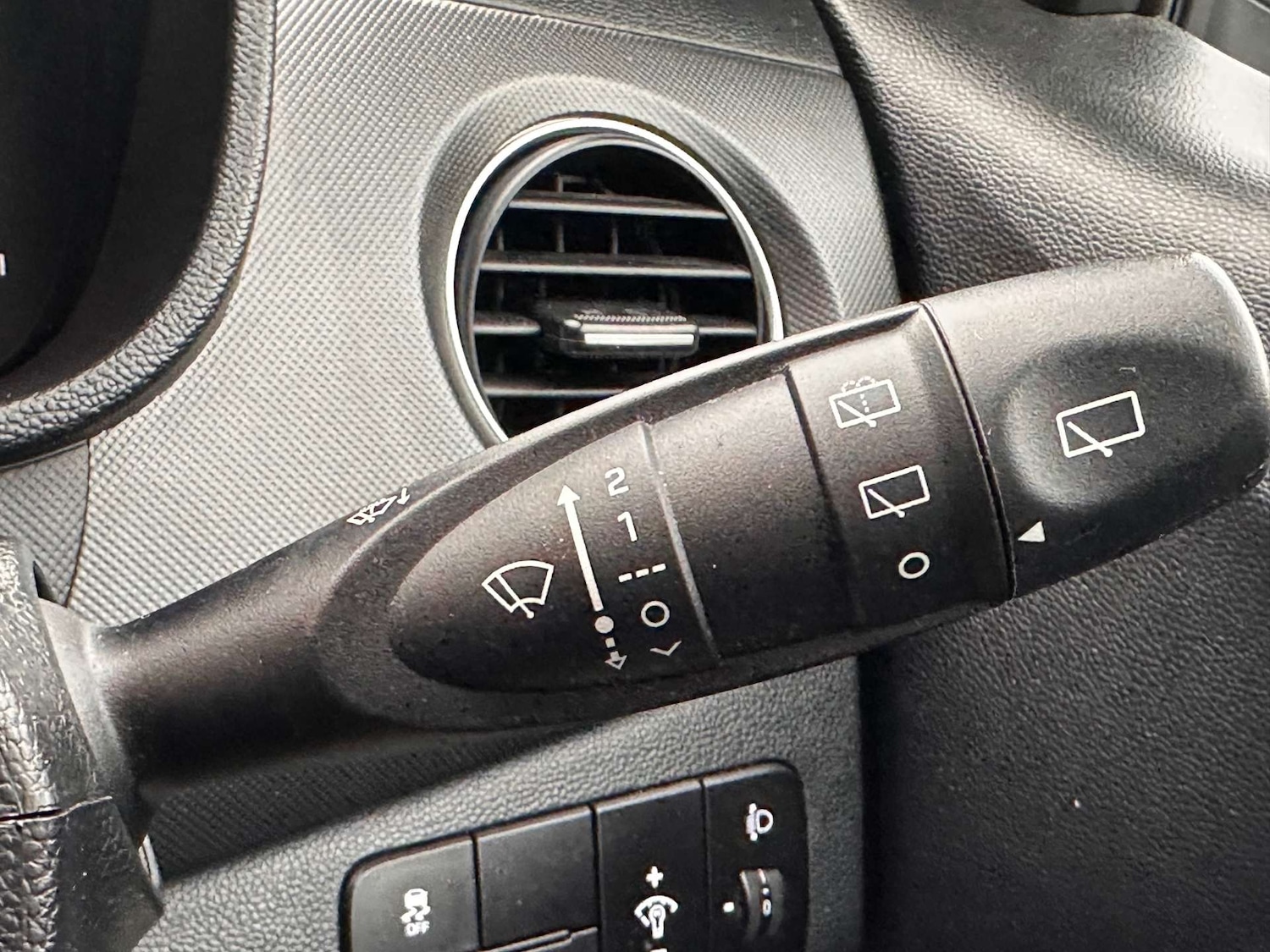 Used Hyundai i10 2017 for sale - 77148612: Photo 33