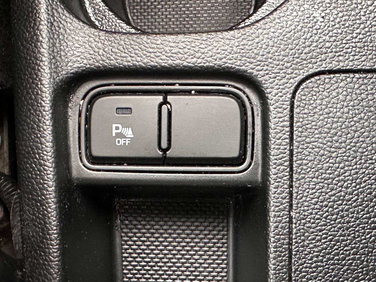 Used Hyundai i10 2017 for sale - 77148612: Photo 34