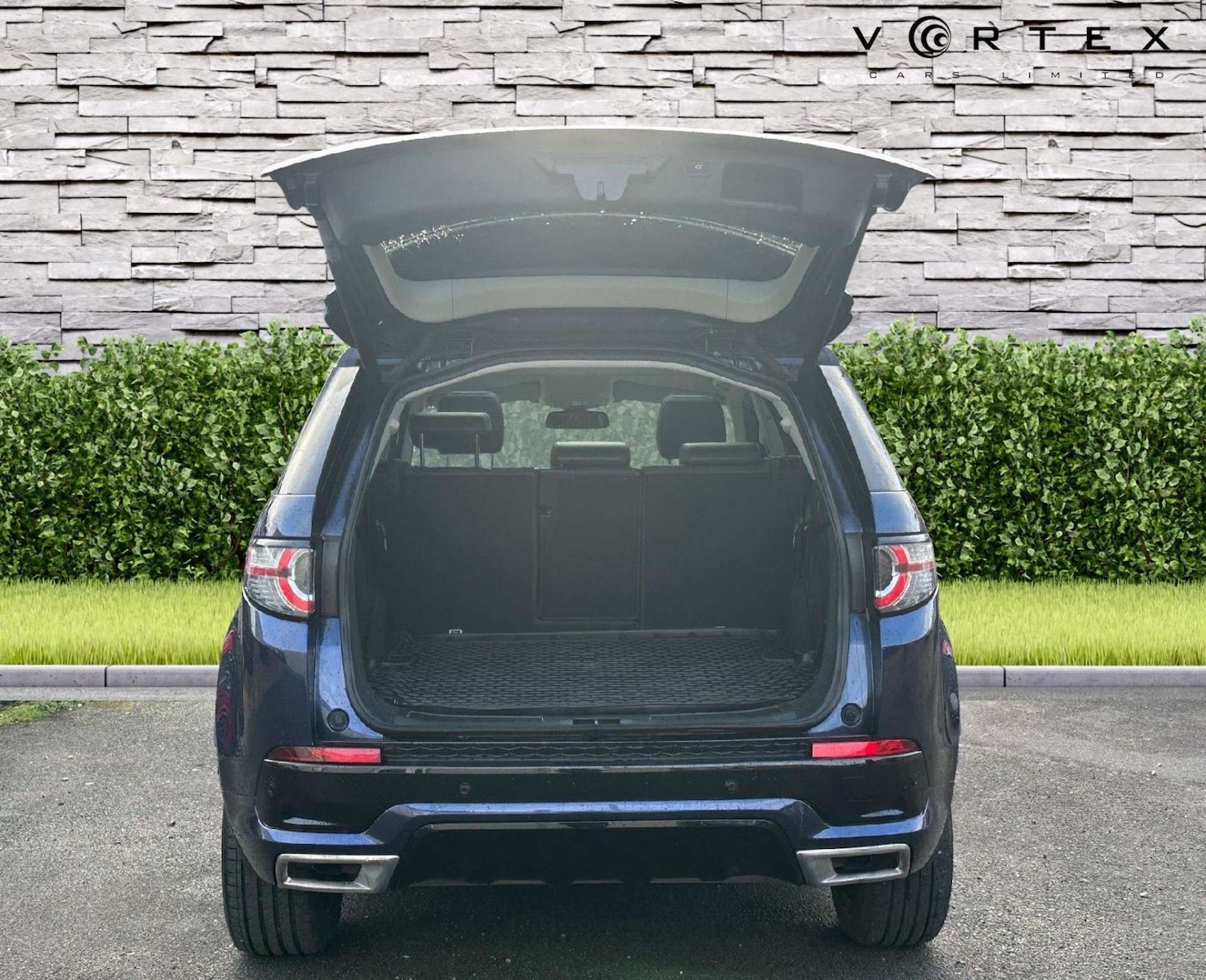 Used Land Rover Discovery Sport 2017 for sale - 77224774: Photo 14