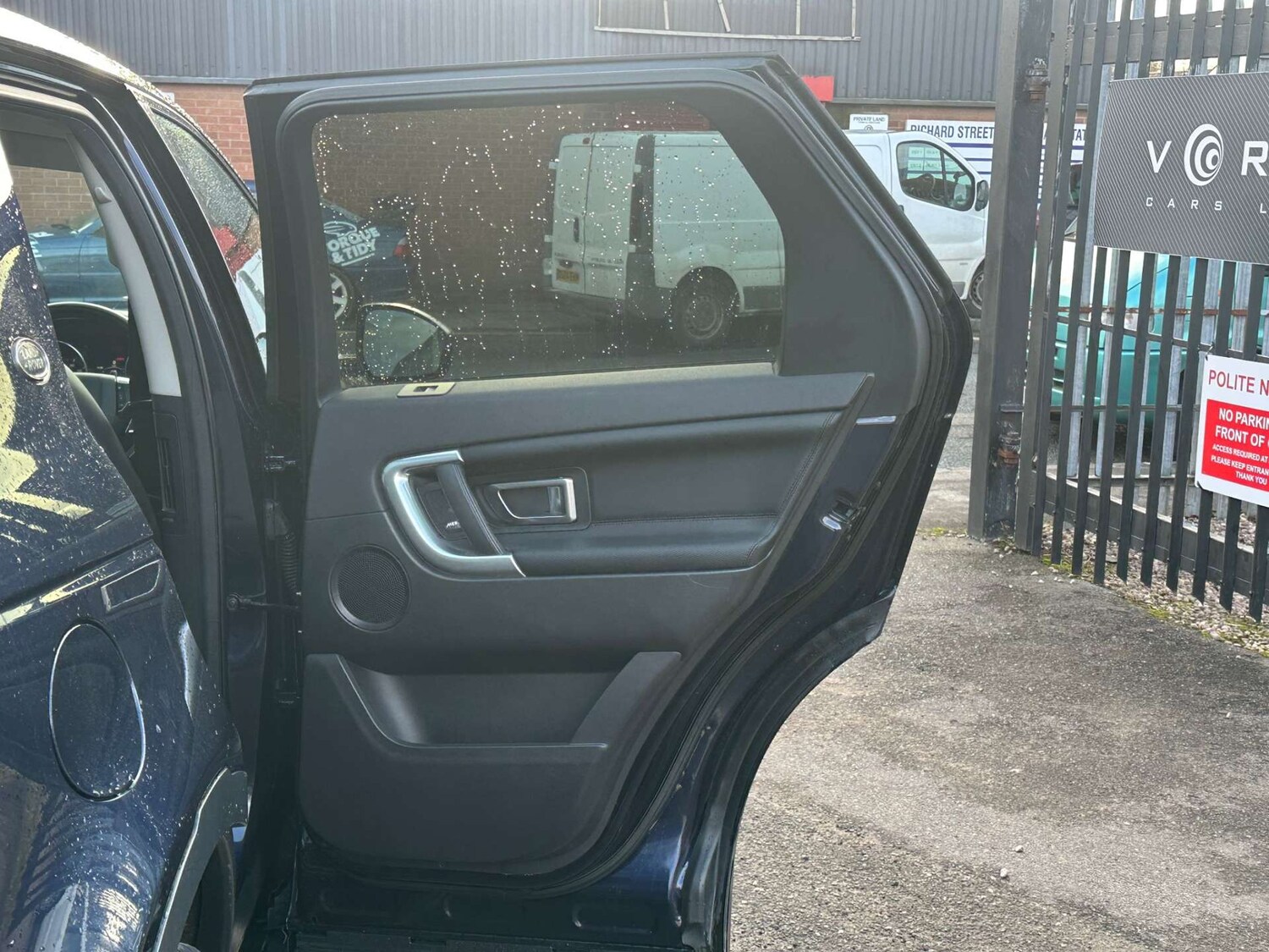 Used Land Rover Discovery Sport 2017 for sale - 77224774: Photo 17