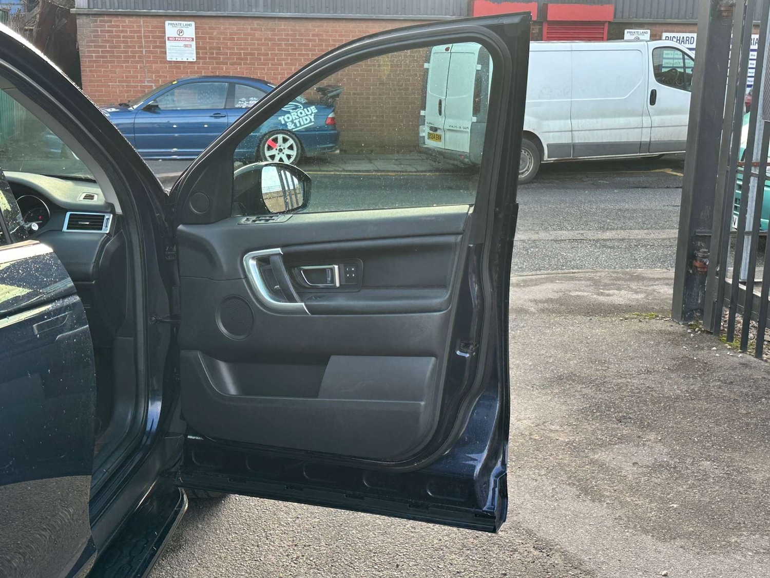 Used Land Rover Discovery Sport 2017 for sale - 77224774: Photo 19