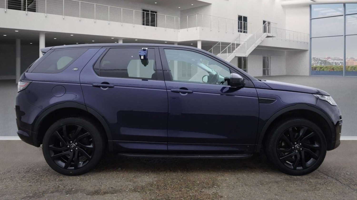 Used Land Rover Discovery Sport 2017 for sale - 77224774: Photo 5