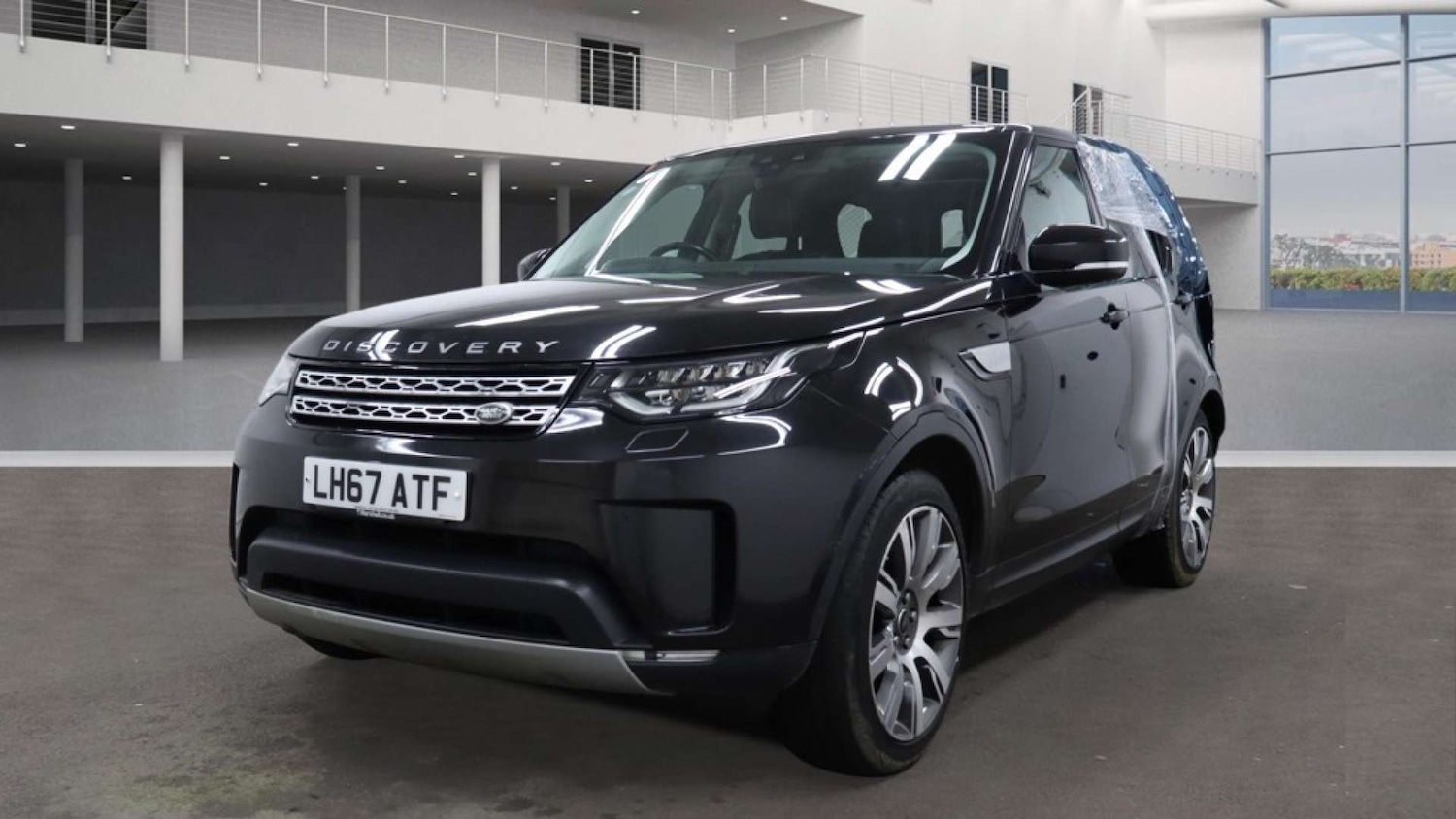 Used Land Rover Discovery 2017 for sale - 77224768: Photo 2