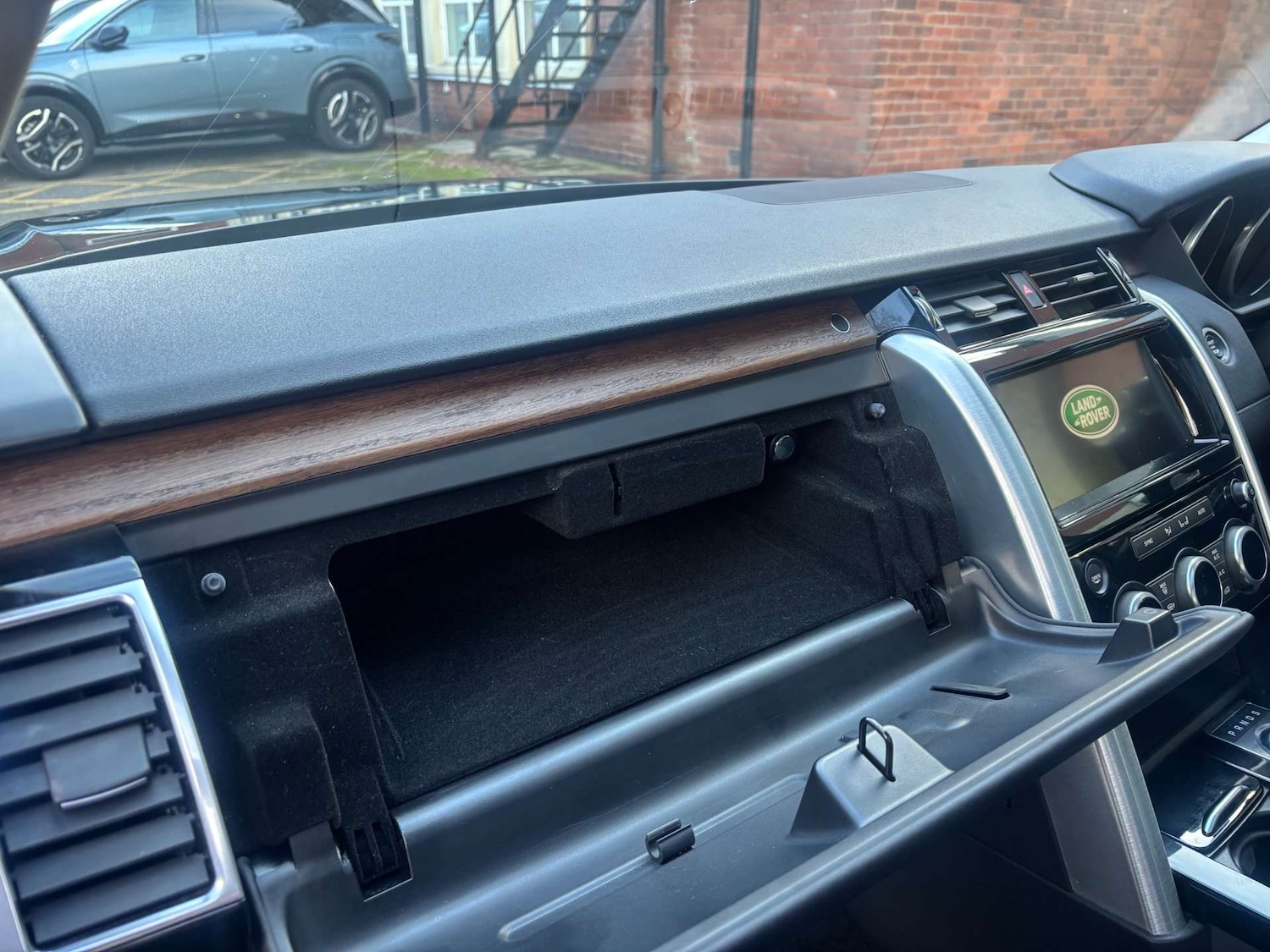 Used Land Rover Discovery 2017 for sale - 77224768: Photo 41