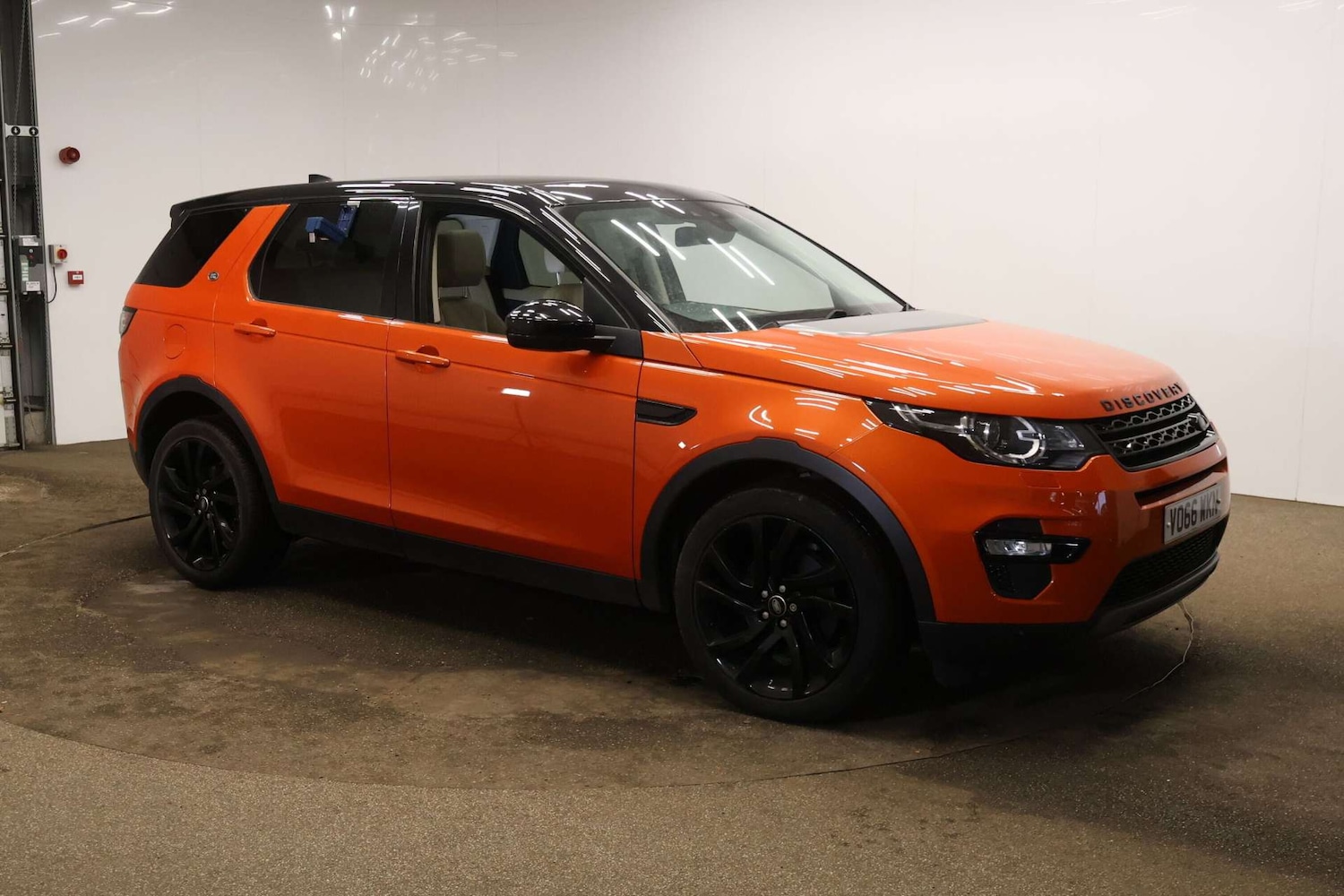 Used Land Rover Discovery Sport 2016 for sale - 77342146: Photo 1