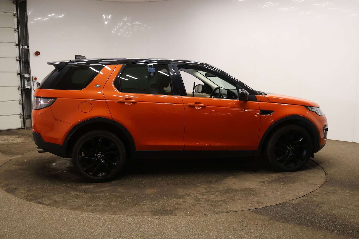 Used Land Rover Discovery Sport 2016 for sale - 77342146: Photo 3