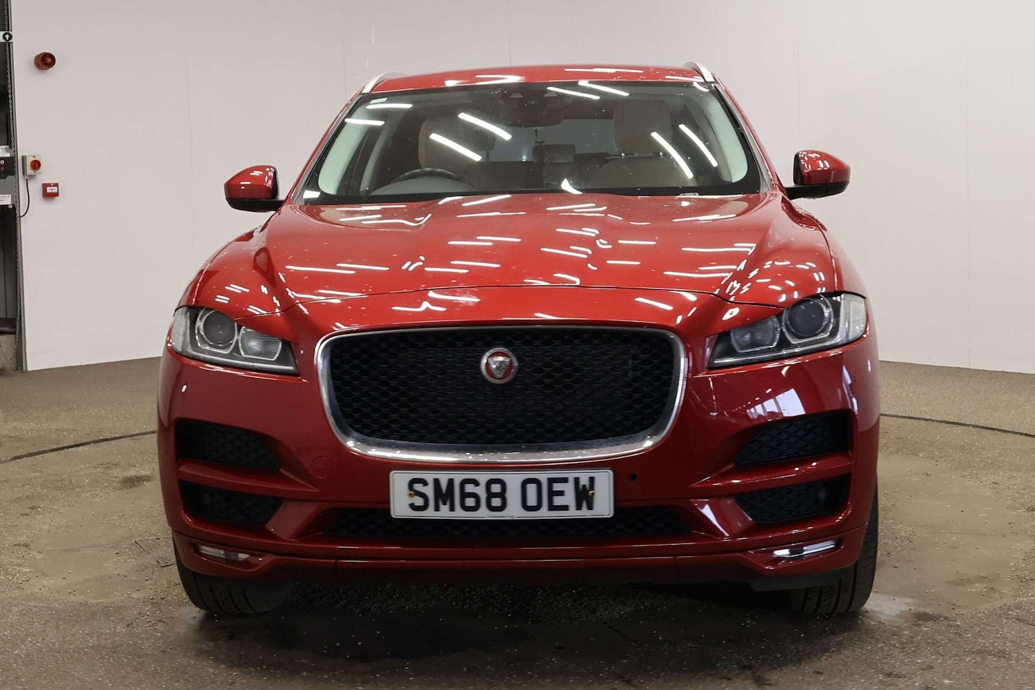 Used Jaguar F-Pace 2018 for sale - 77920718: Photo 3